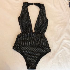 Deep v-Neck One Piece Swimsuit